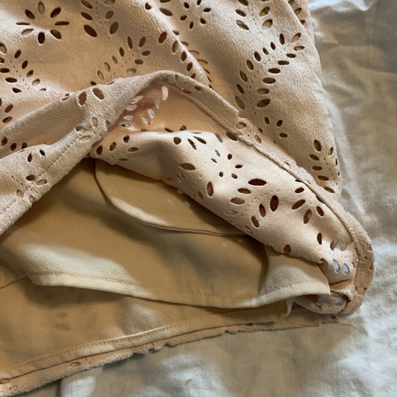 Shorts Endless Rose NWT size Large - Picture 3 of 5